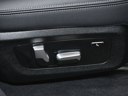 Used 2023 BMW X7 xDrive40i w/ M Sport Package image 61