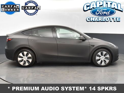 Used 2022 Tesla Model Y Long Range image 8