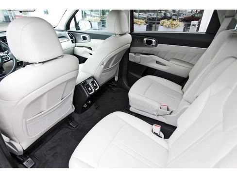 Certified 2022 Kia Sorento SX FWD image 15
