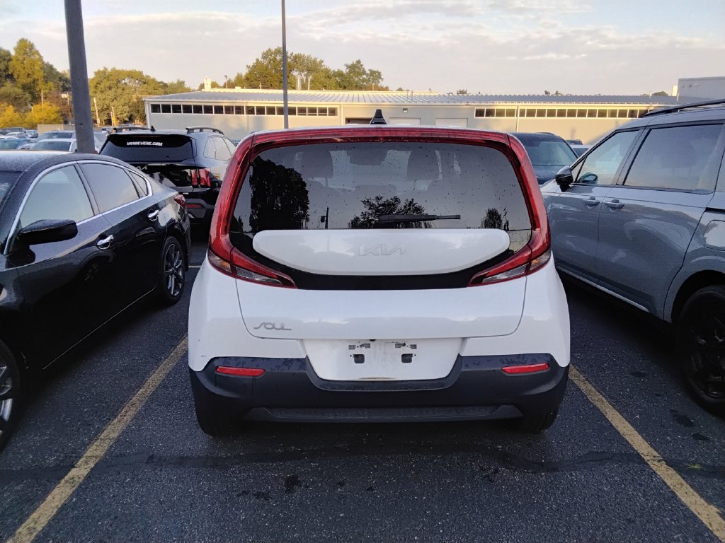 Used 2022 Kia Soul LX w/ Technology Package FWD image 7