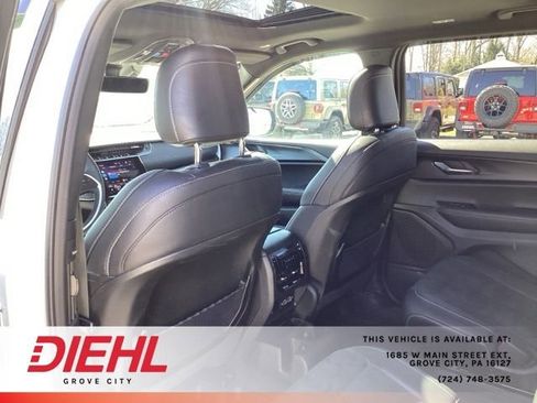 Used 2025 Jeep Grand Cherokee L Altitude image 23