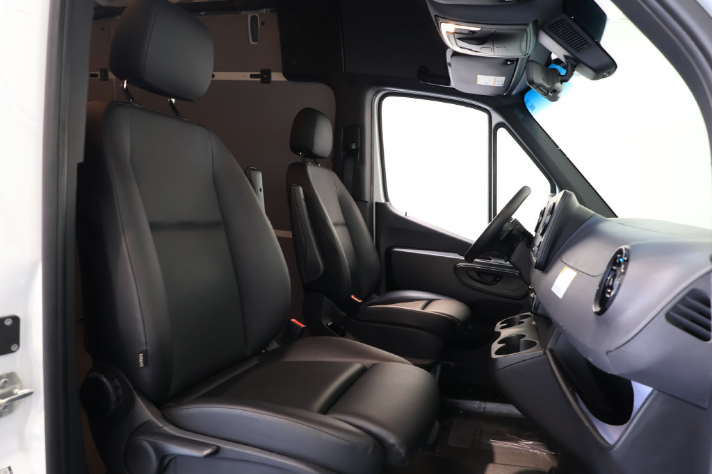 Used 2023 Mercedes-Benz Sprinter 2500 image 21