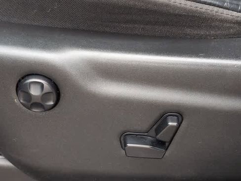 Used 2020 Jeep Grand Cherokee Altitude image 17