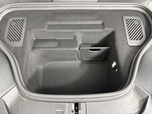 Certified 2025 Porsche Macan 4 Electric image 22