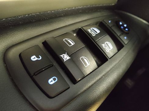 Used 2018 Dodge Durango SXT w/ 3rd Row Seating Group image 27