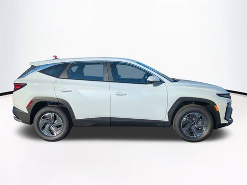 New 2026 Hyundai Tucson Blue SE w/ Tow & Go Package image 4