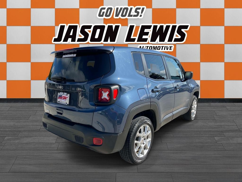 Used 2023 Jeep Renegade Latitude AWD/4WD image 3