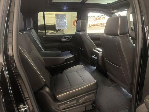 Used 2023 GMC Yukon XL SLT w/ SLT Premium Package AWD/4WD image 10