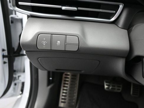 New 2025 Hyundai Elantra Sport image 11