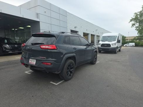Used 2016 Jeep Cherokee Trailhawk w/ Leather Interior Group AWD/4WD image 5