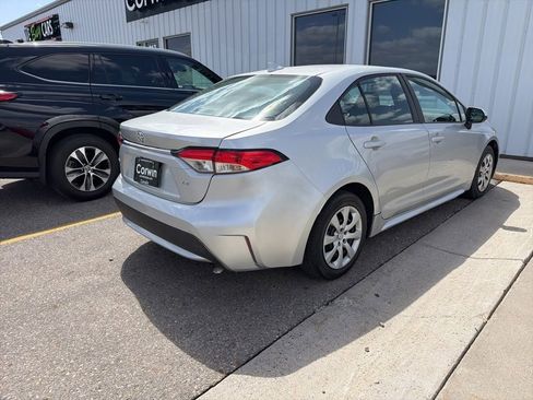 Used 2022 Toyota Corolla LE FWD image 7