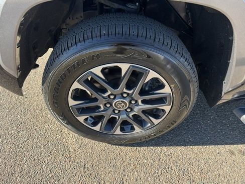 Used 2023 Toyota Tundra Limited image 8