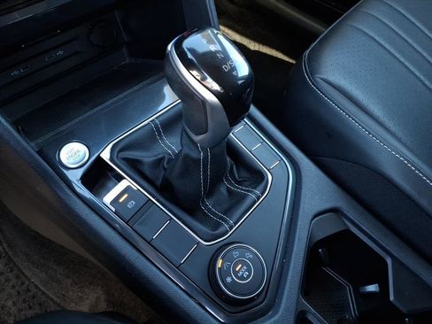 Certified 2024 Volkswagen Tiguan SE image 29