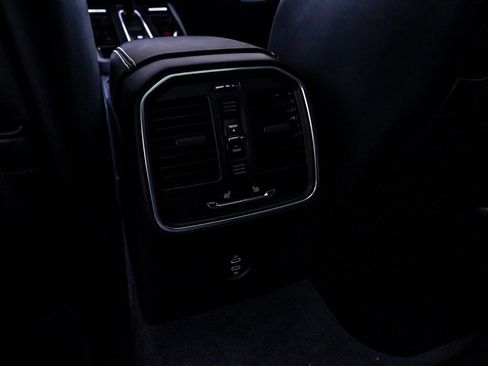 New 2026 Porsche Macan GTS image 34