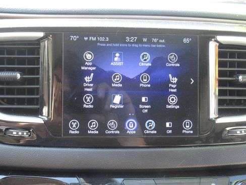 Used 2017 Chrysler Pacifica Touring-L image 28