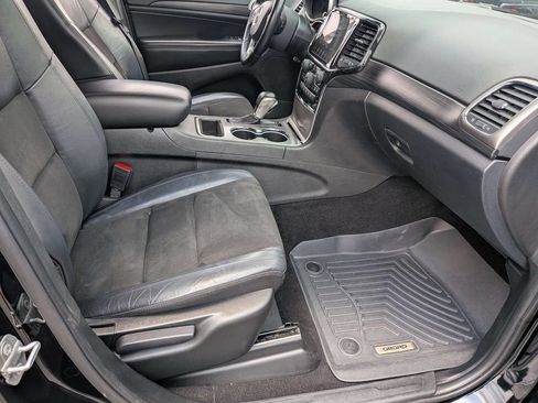 Certified 2021 Jeep Grand Cherokee Laredo X AWD/4WD image 33