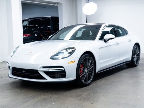 Used 2017 Porsche Panamera 4 Executive AWD/4WD image 3