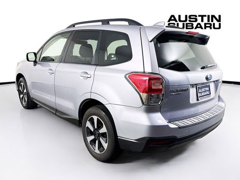 Used 2017 Subaru Forester 2.5i Premium w/ All-Weather Package AWD/4WD image 5