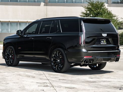 Used 2026 Cadillac Escalade V w/ LPO, ONYX Package AWD/4WD image 10