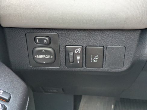 Used 2017 Toyota RAV4 XLE w/ Protection Package AWD/4WD image 21