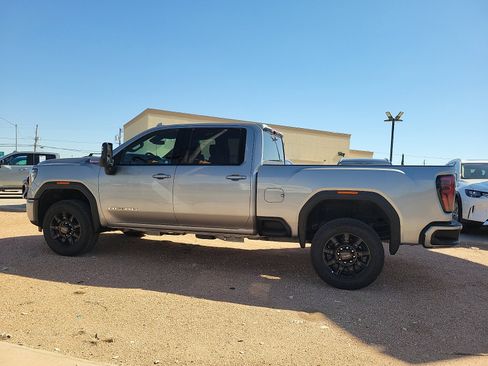 Used 2025 GMC Sierra 2500 AT4 AWD/4WD image 4