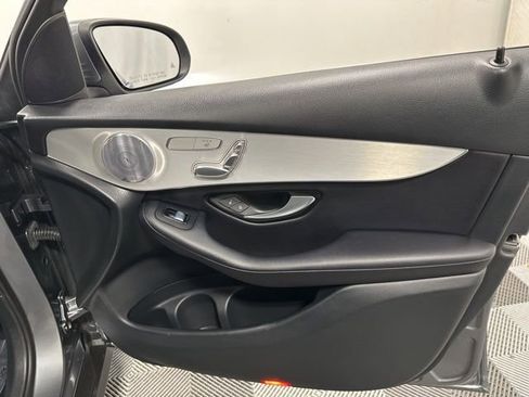 Used 2019 Mercedes-Benz GLC 300 4MATIC image 33