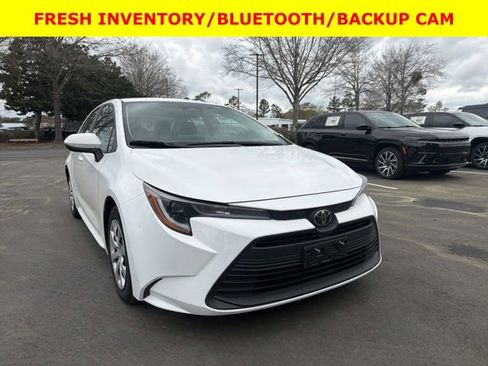 Used 2024 Toyota Corolla LE image 1