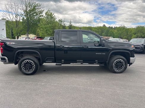 Used 2024 Chevrolet Silverado 2500 LT w/ Convenience Package AWD/4WD image 6