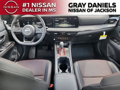 New 2025 Nissan Kicks SR image 6