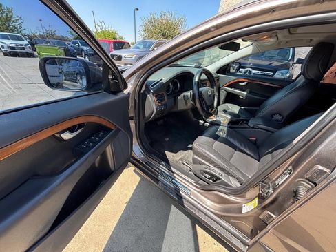 Used 2010 Volvo XC70 3.2 image 12