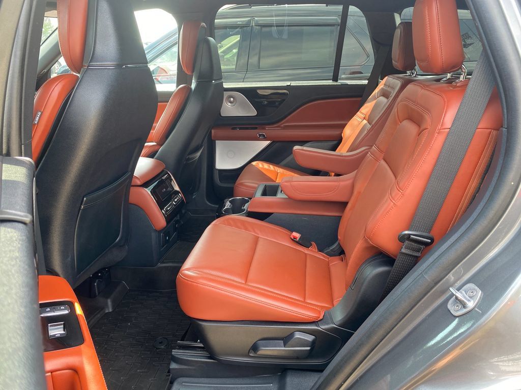 Used 2025 Lincoln Aviator Reserve w/ Equipment Group 201A AWD/4WD image 18