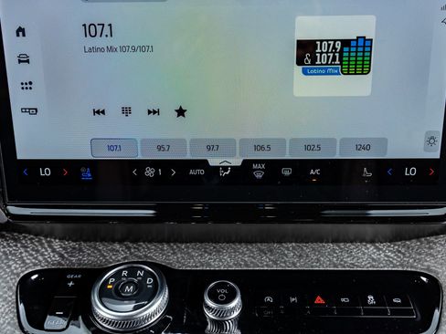 Used 2025 Ford Expedition Tremor image 27