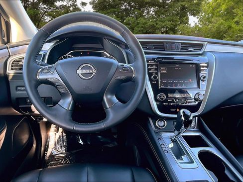 Used 2023 Nissan Murano SV w/ SV Midnight Edition Package image 8