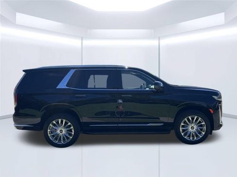 Used 2023 Cadillac Escalade Premium Luxury AWD/4WD image 3