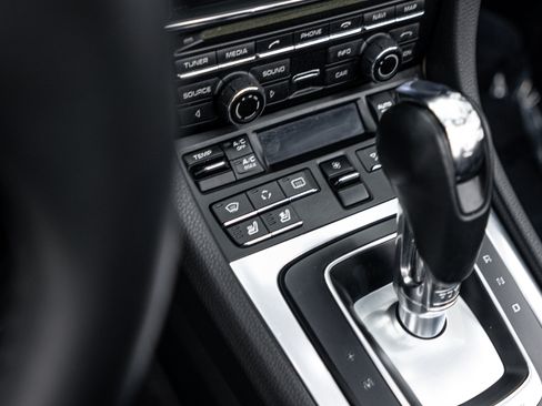 Used 2013 Porsche 911 Carrera 4S image 17