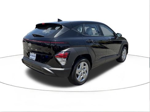 Certified 2026 Hyundai Kona SE FWD image 3