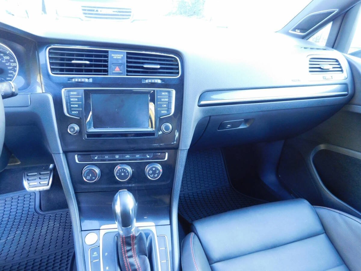 Used 2015 Volkswagen GTI SE FWD image 7
