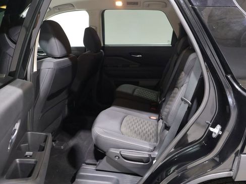 Used 2022 Nissan Pathfinder S AWD/4WD image 17