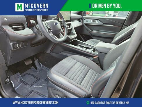 Used 2025 Ford Explorer ST-Line w/ ST-Line Street Pack AWD/4WD image 19