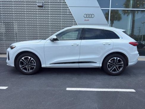 Certified 2025 Audi Q5 Prestige AWD/4WD image 3