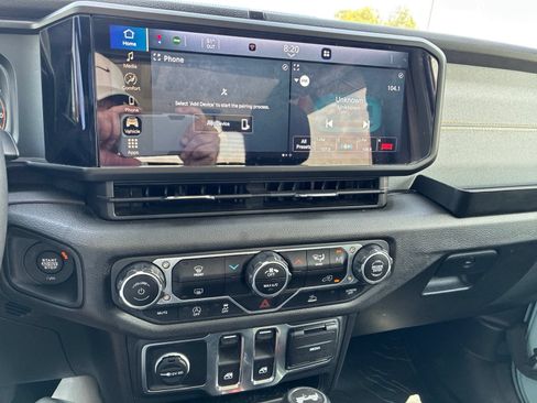Used 2024 Jeep Wrangler Sport AWD/4WD image 13