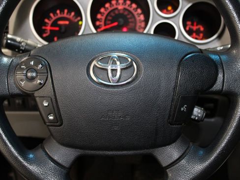 Used 2012 Toyota Tundra 4x4 CrewMax image 21