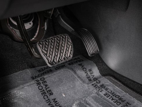 Used 2025 Nissan Pathfinder Platinum image 18