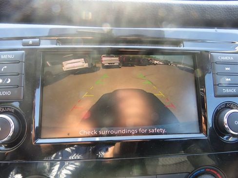 Used 2018 Nissan Rogue S AWD/4WD image 24