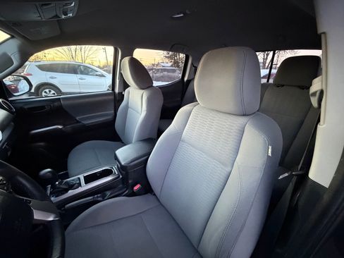 Used 2018 Toyota Tacoma SR5 image 20