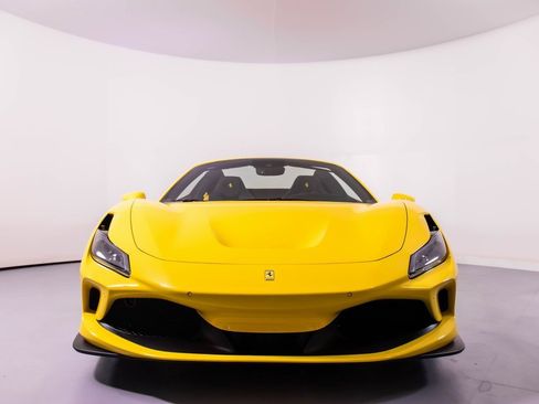 Certified 2022 Ferrari F8 Tributo image 11