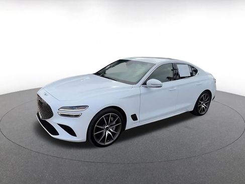 Used 2025 Genesis G70 2.5T image 8