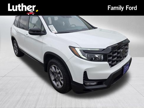 Used 2022 Honda Passport TrailSport image 1