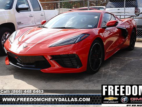 Used 2024 Chevrolet Corvette Stingray Coupe w/ 1LT RWD image 3