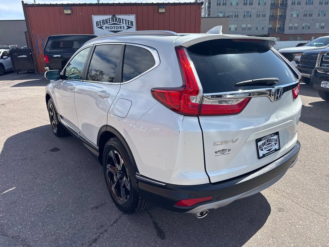Used 2018 Honda CR-V Touring image 5
